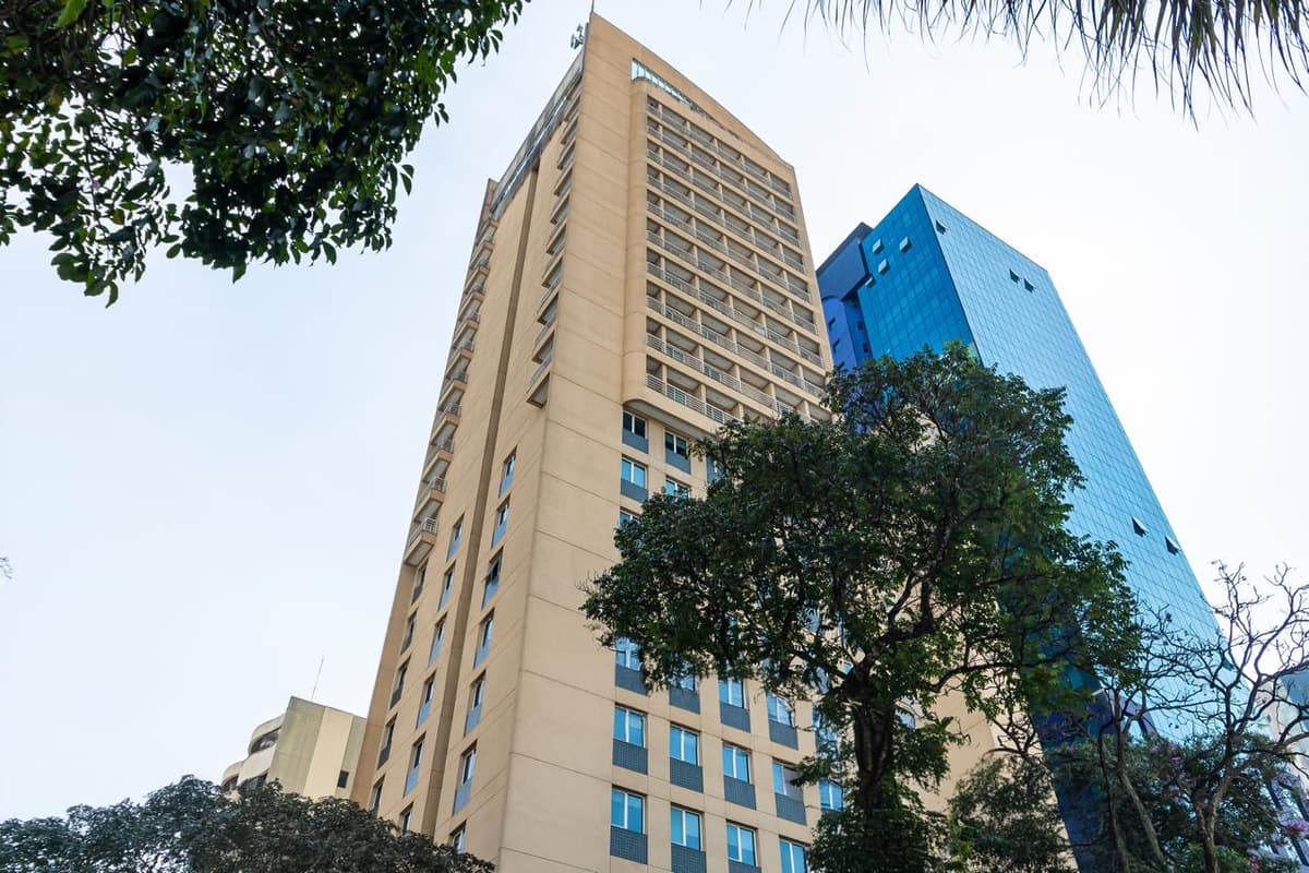 Edifício corporativo moderno da Maclam Office